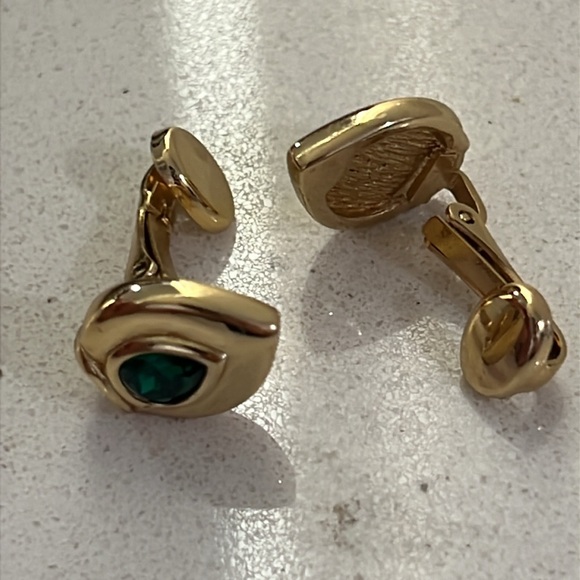 Christian Dior vintage Elegant Gold and Green clip on earrings. Made in Germany - Picture 5 of 16